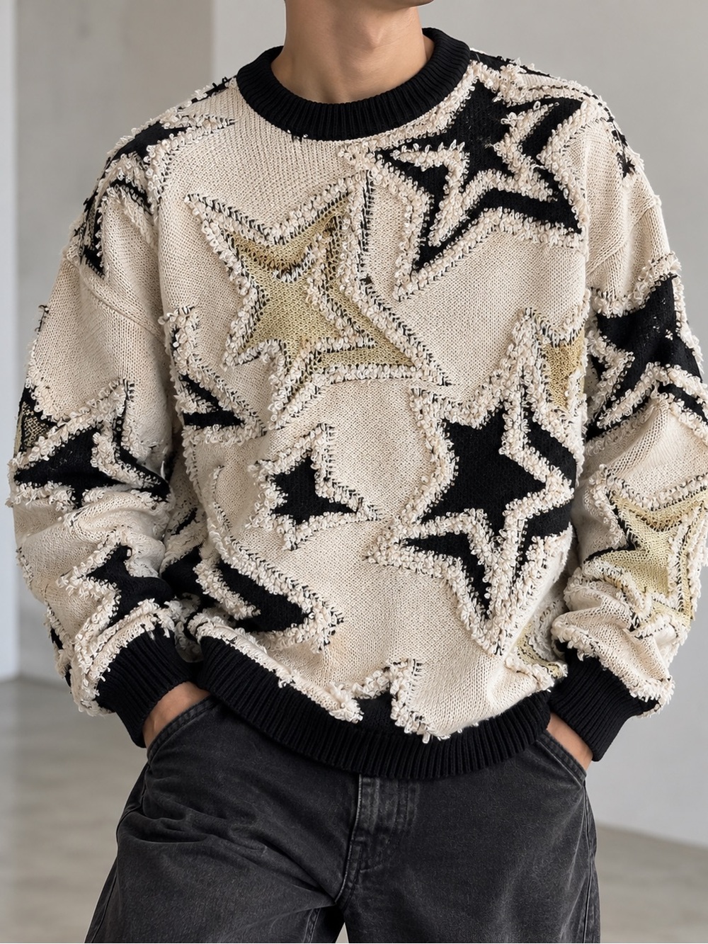 Crewneck Star Pattern Sweater in Black & Cream